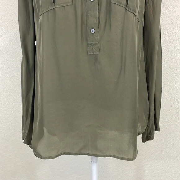 Trina Turk dark green long sleeve half button down silk blouse size m - Picture 3 of 9